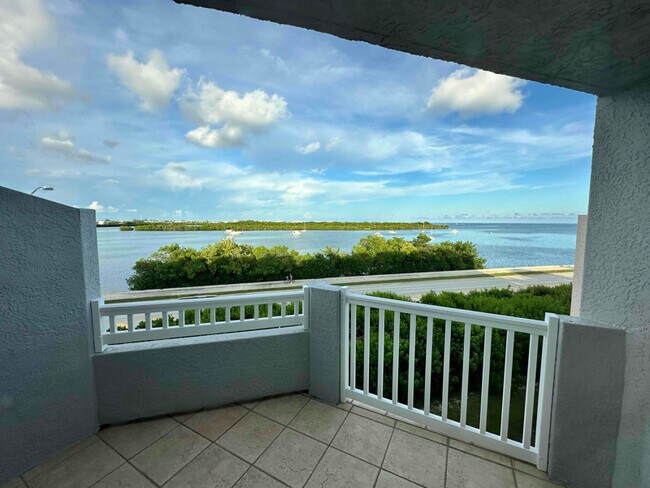 Foto del edificio - 43 Seaside Dr