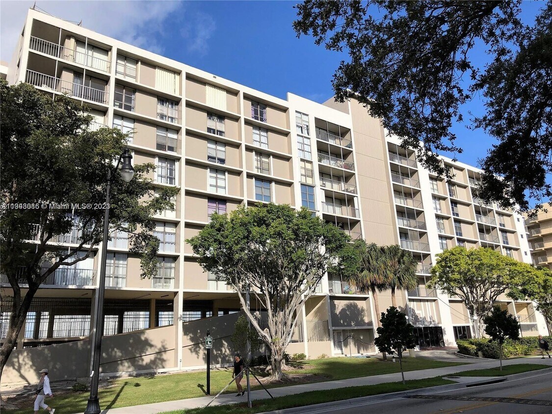 17500 N Bay Rd Sunny Isles Beach, FL 33160 - Alquileres en Sunny Isles ...