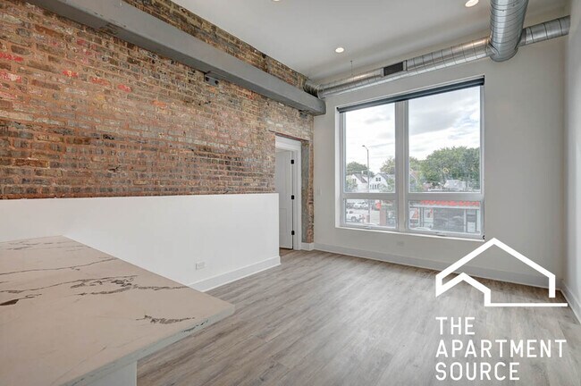 Foto del edificio - 4735 N Western Ave