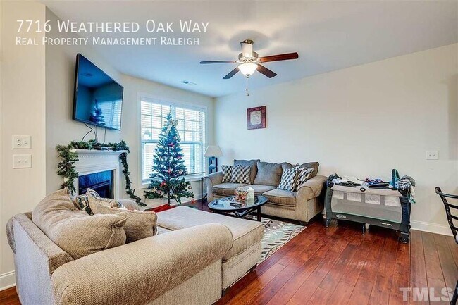 Foto del edificio - 7716 Weathered Oak Way