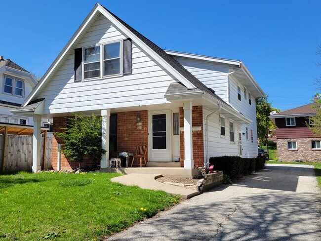 ¡Bienvenido a casa! - 9010 W Mitchell St
