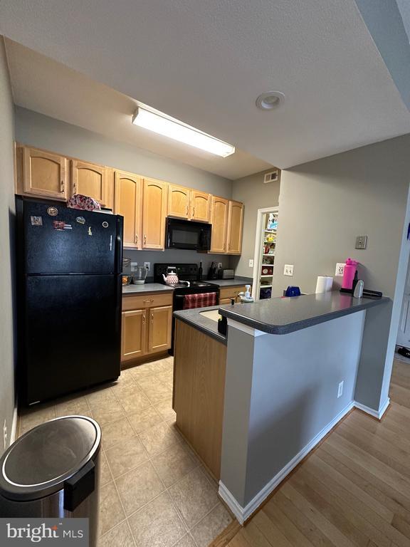 Building Photo - 3920 Penderview Dr