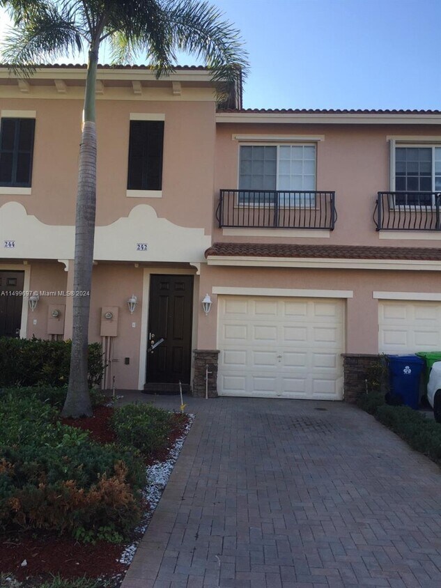 Primary Photo - 242 Las Brisas Cir