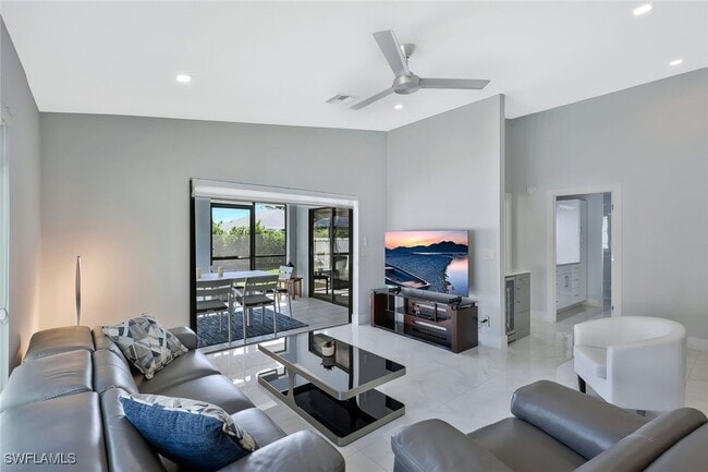 Building Photo - 532 103rd Ave N