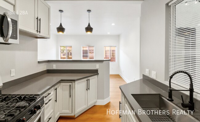 Foto del edificio - 4539 St Charles Pl