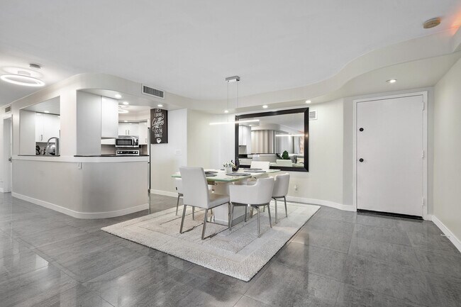 Building Photo - 3610 S Ocean Blvd