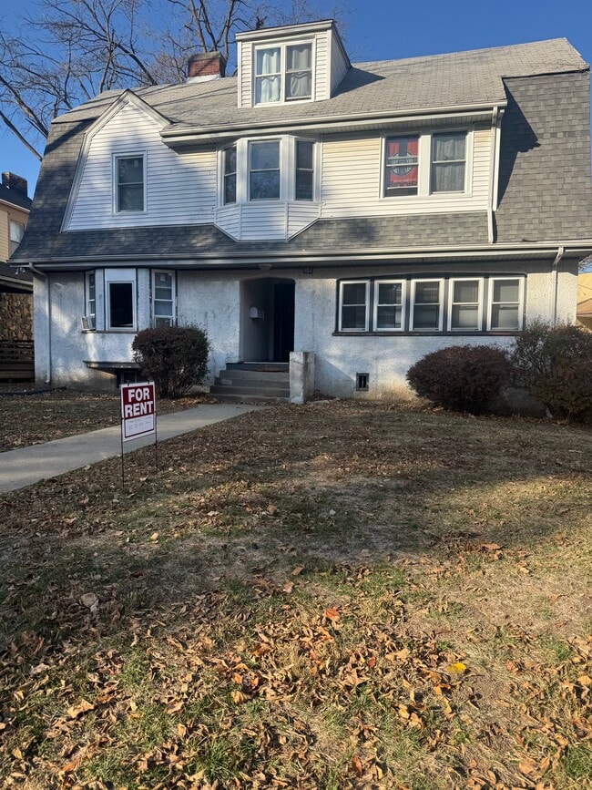 Photo - 804 W Oregon St (Urbana, IL) House