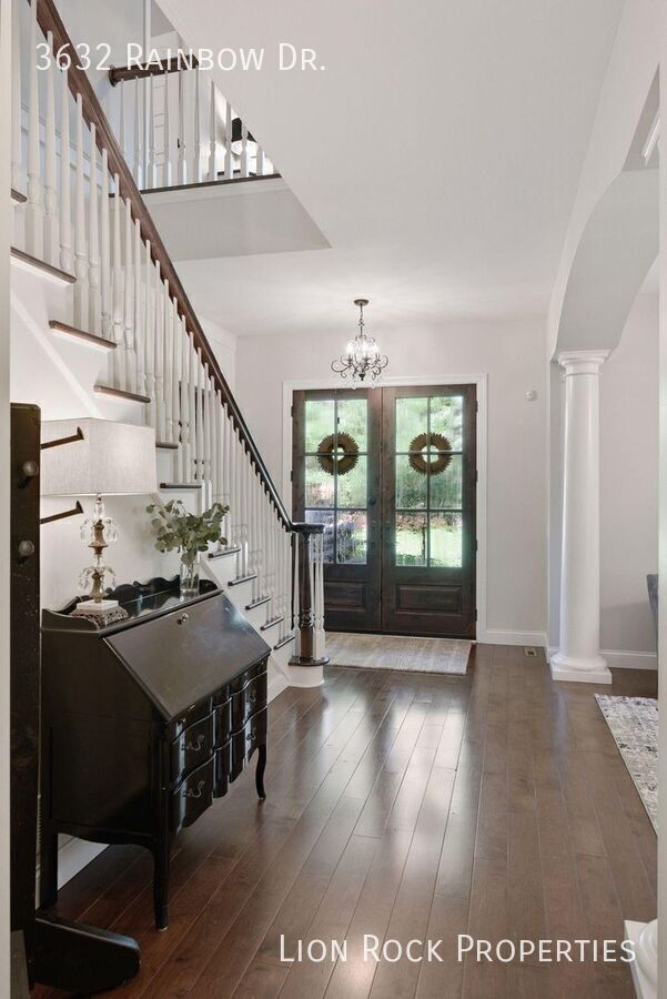 Foto del edificio - 3632 Rainbow Dr