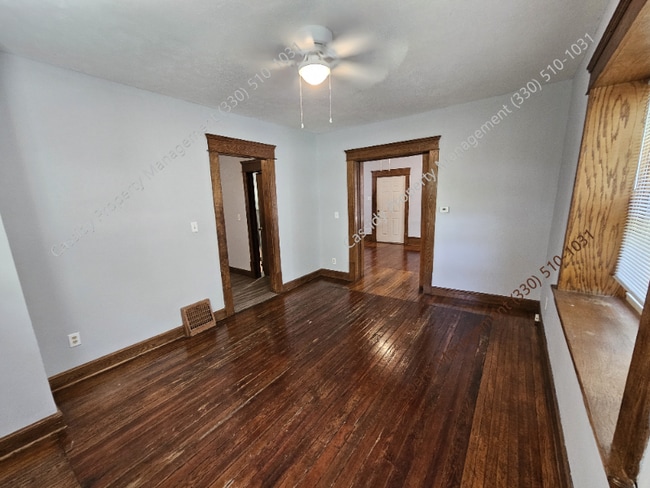 Building Photo - 136 Hollinger Ave