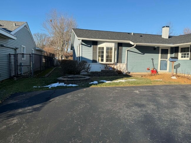 Building Photo - 1730 N Ridge Ave