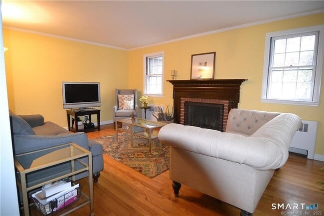 Building Photo - 71 Silvermine Ave