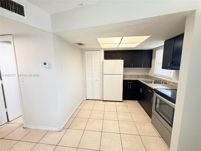 Foto del edificio - 101 NE 41st St