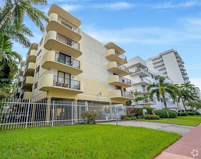 Sunset Harbour Apartments under 800 Miami Beach, FL 69 Rentals
