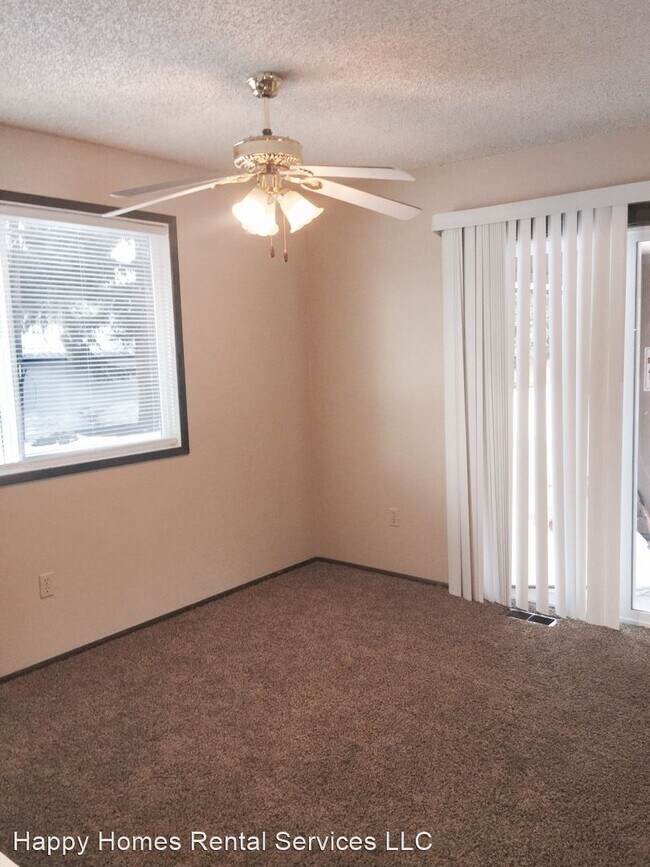 Building Photo - 2 br, 1.5 bath House - 2056 Fairway Drive