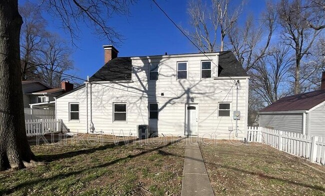 Building Photo - 132 N 82nd St