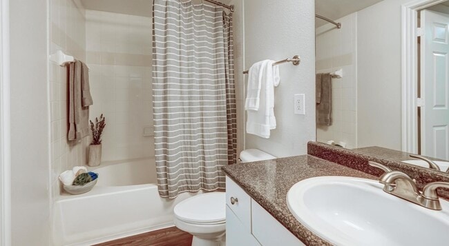 Building Photo - Live Artfully in the Museum District