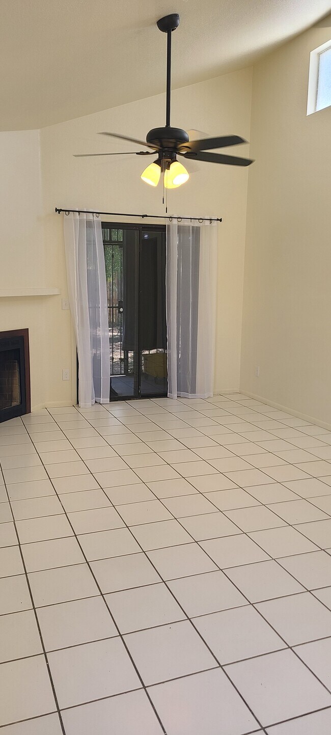 Foto del edificio - 5604 E 26th St