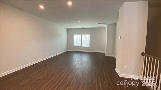 Foto del edificio - 3860 Memorial Pkwy