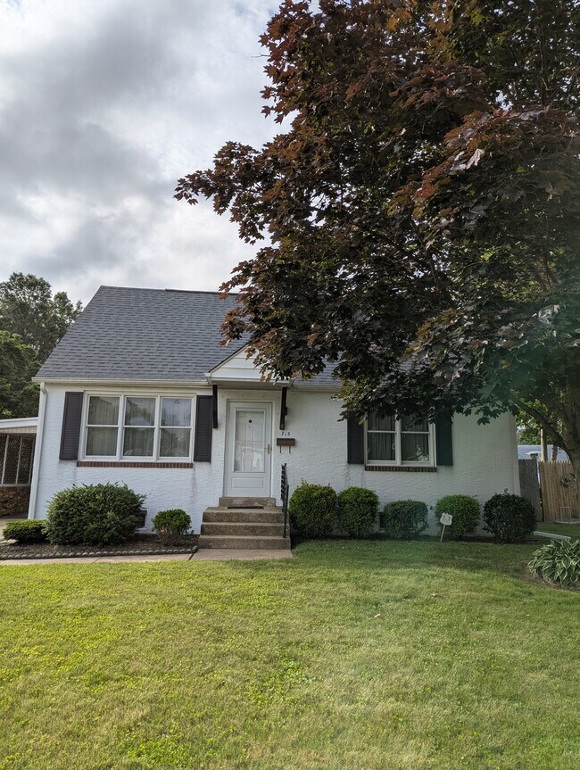 Foto del edificio - 715 Lehigh Rd