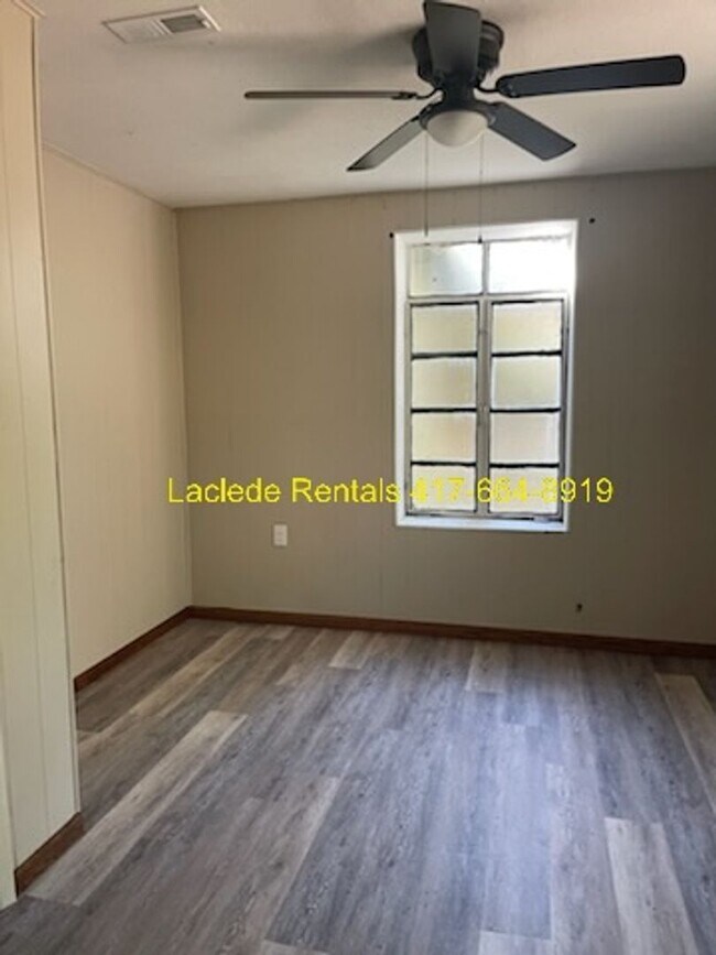 Foto del edificio - 2 BED 1 BATH APARTMENT