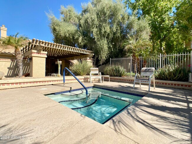 Building Photo - 7924 E Pepper Tree Ln