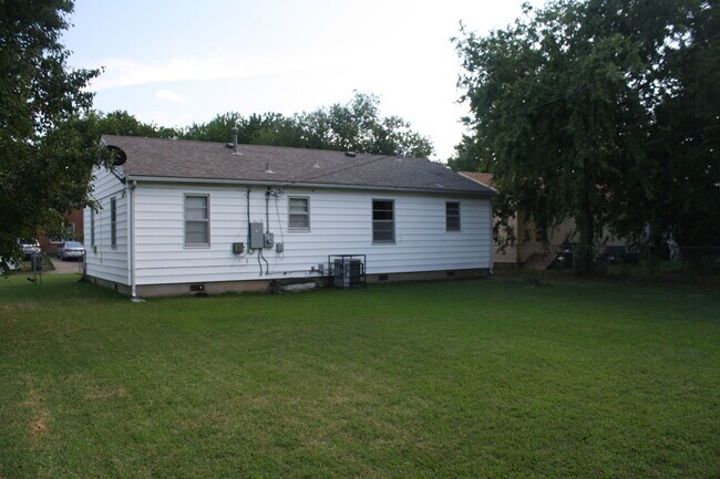 Building Photo - 7137 E Jasper St