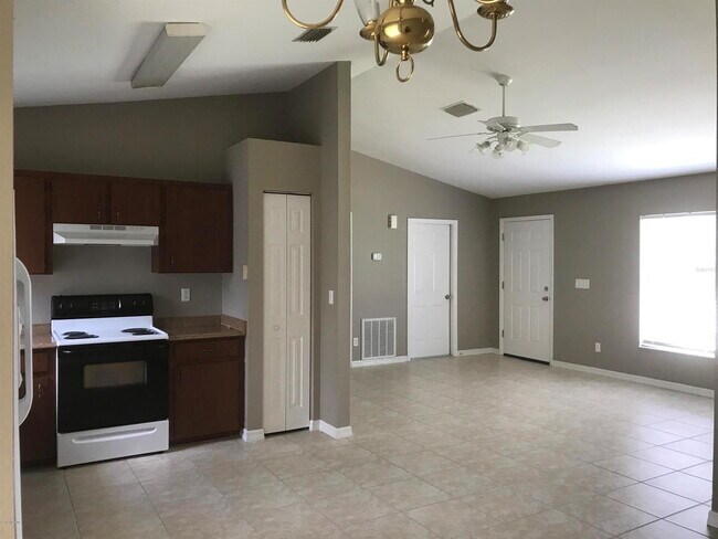 Foto del edificio - 15120 SW 29th Av Rd