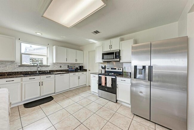 Building Photo - 103 Salerno Dr