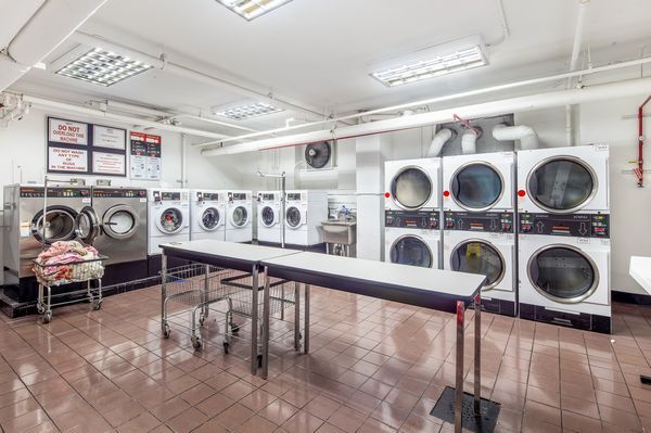 Foto del edificio - 98-01 67th Ave