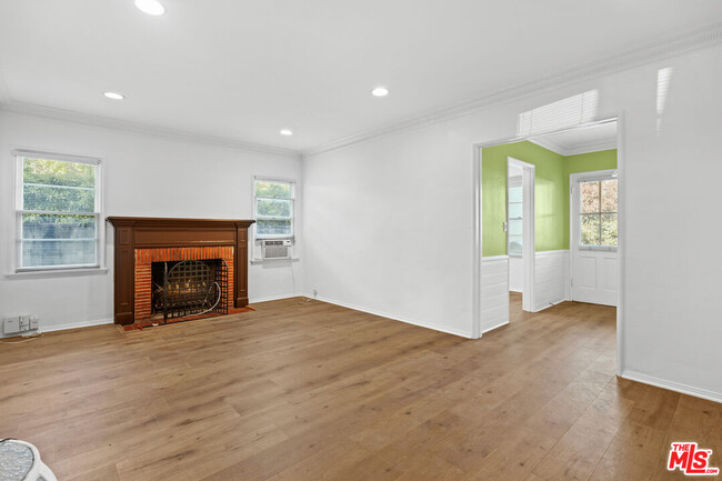 Building Photo - 1411 Maple St