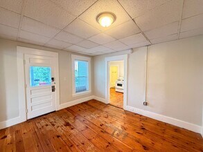 Building Photo - 31 Pennacook St