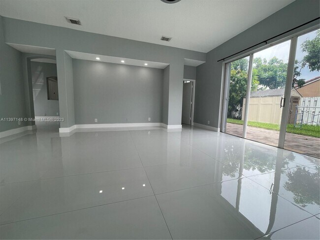 Foto del edificio - 3577 SW 51st St