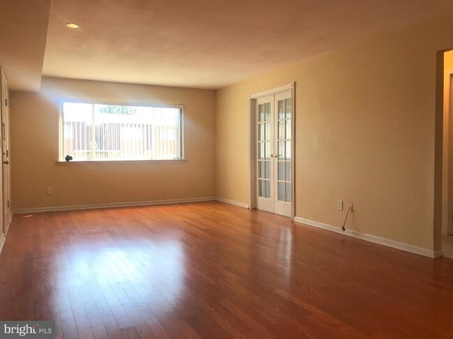 Building Photo - 109 Mandon Ct