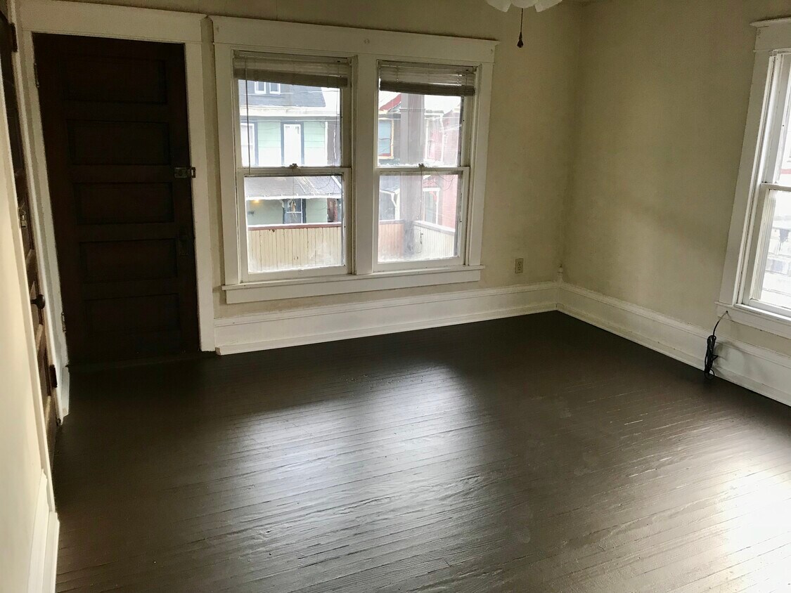 Foto principal - 630 Grace St