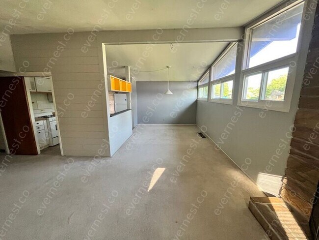 Building Photo - 913 Volz Dr
