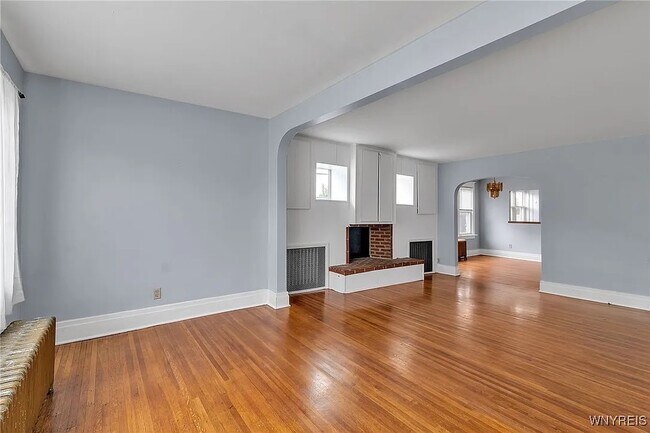 Fotografía del edificio - 90 Clover Pl