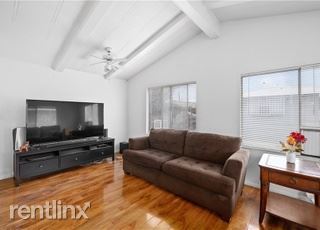 Foto del edificio - 1461 W Mission Blvd