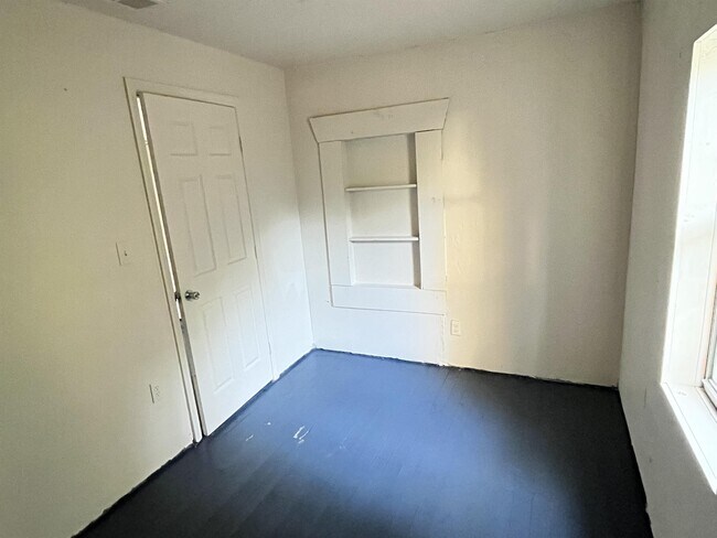 Building Photo - 1290 Henson Ln