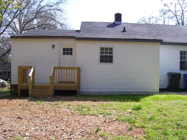 Building Photo - 18 Pleasant Ridge Ave