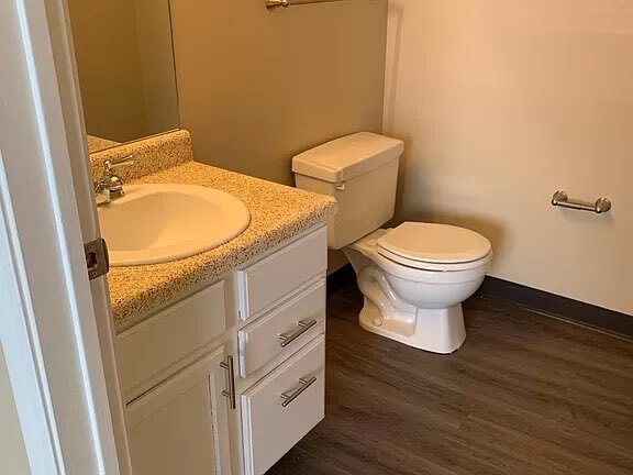 Foto del edificio - 125 E Rosebay Ln
