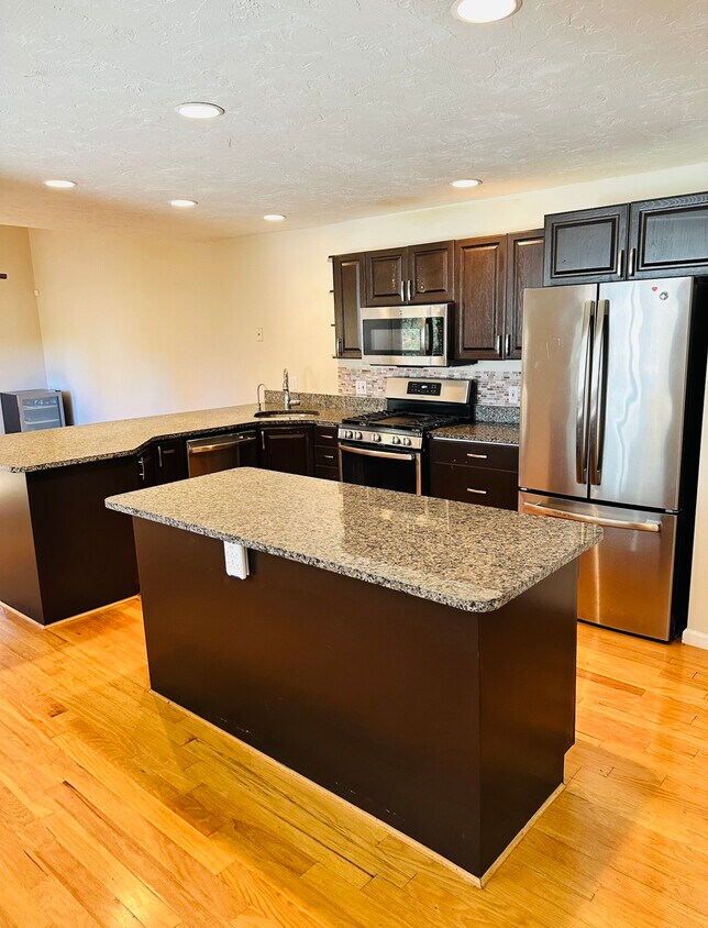 3 Algonquin Trl, Ashland, MA 01721 Townhome Rentals in Ashland MA