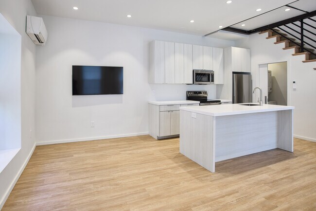 Foto del edificio - 784 Farmington Ave