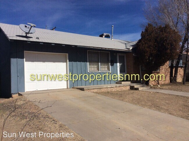 Foto del edificio - 3 br, 1.5 bath House - 4020 Douglas St.