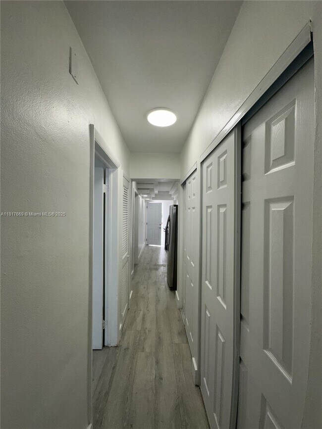 Foto del edificio - 525 Meridian Ave