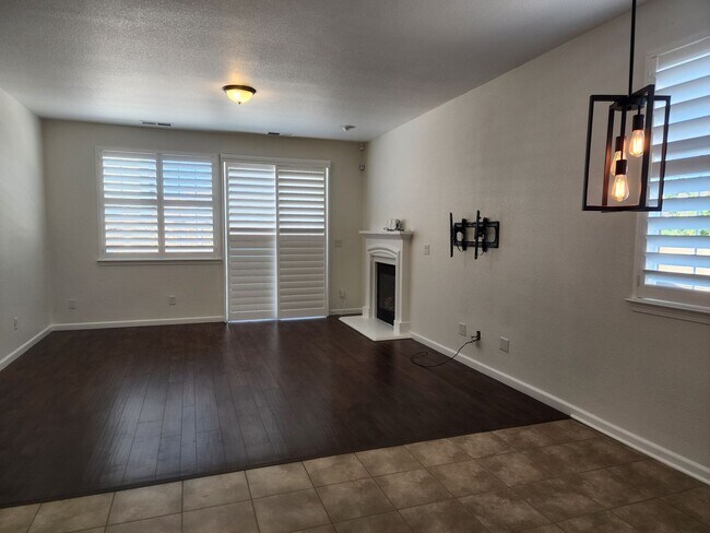 Foto del edificio - Beautiful home in Kiley Ranch.