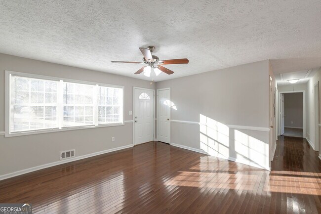 Foto del edificio - 30 Vickie Dr