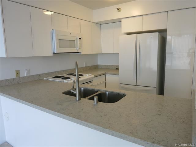 Building Photo - 930 Kaheka St