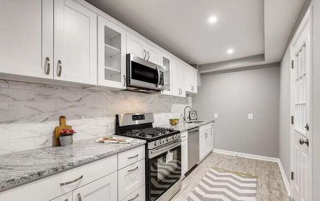 Foto del edificio - Charming 3 Bedroom/2.5 Bathroom Townhome in Beautiful Upper Fells Point!