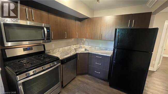 Photo du bâtiment - 4 OTTAWA Street N Unit# 2