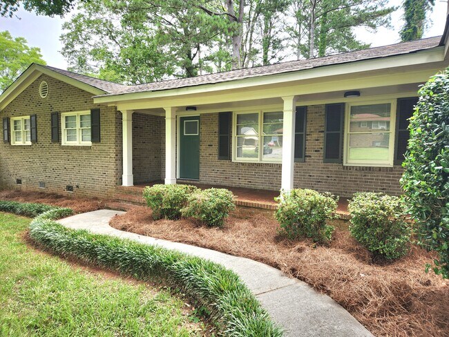 Foto del edificio - 1482 Wesley Dr